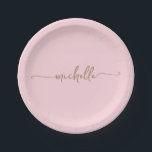 Minimal Elegant Gold Monogram Script rot pink Pappteller<br><div class="desc">Girly Elegant Minimalistisch moderne Gold Monogram Name Script Signature Custom Personalisiert Blush Pink Paper Teller. Mit Vornamen in hübscher Handschrift Swash Schwanz Schriftart Kalligraphie (oder Typografie) in Gold auf rot-rosa oder Baby-rosa Hintergrund. Diese sind einfach zu anpassen. Ideal für die Hauswärmung, auch für Geburtstag, Hochzeit, süße 16 Geburtstagsparty, Brautparty, Junggeselinnen-Abschied,...</div>