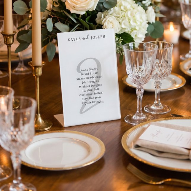 Minimal Elegant Wedding Guest List Tischnummer 2 Sockelschild (Von Creator hochgeladen)