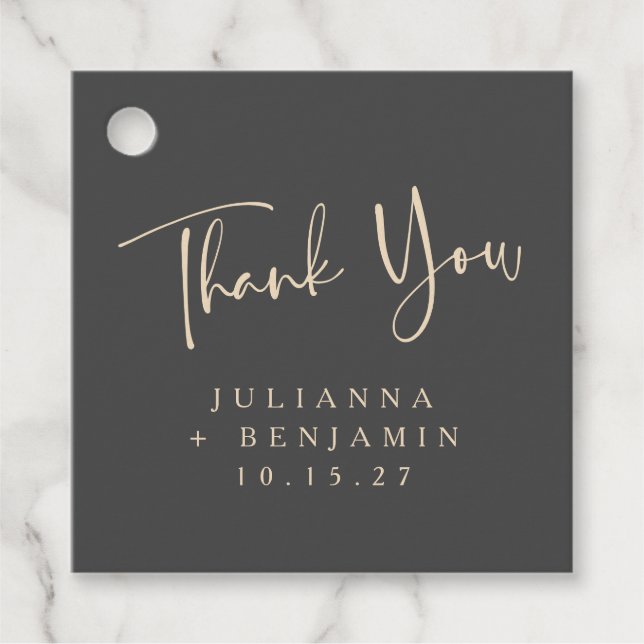 Minimal Elegante Black Script Hochzeit Personalisi Geschenkanhänger (Vorderseite)