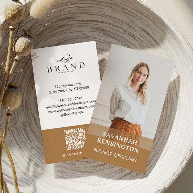 Minimal Gold Modern Professional Consultant Photo Visitenkarte (Minimal Modern Professional Photo Company Logo QR Business Card)