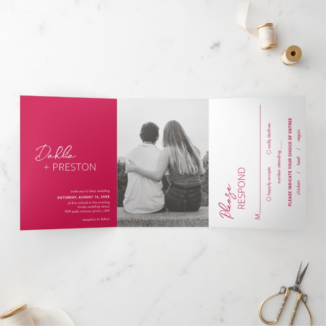 Minimal Hot Pink Foto Moderne Hochzeit Dreifach Gefaltete Einladung (Innenseite)