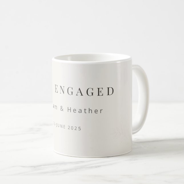 Minimal Just Engaged Mug | Modern  Kaffeetasse (VorderseiteRechts)