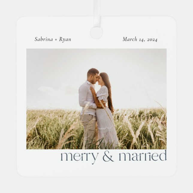 Minimal Merry und Verheiratet Foto Keramik Ornamen Ornament Aus Metall (Vorderseite)