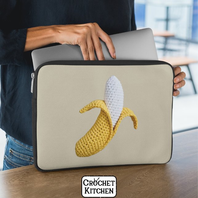 Minimal Modern Grandmacore Niedlich Crochet Banana Laptopschutzhülle (Von Creator hochgeladen)