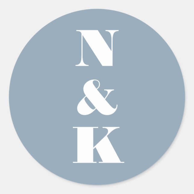 Minimal Modern Monogram Soft Blue Elegant Wedding Runder Aufkleber (Vorderseite)