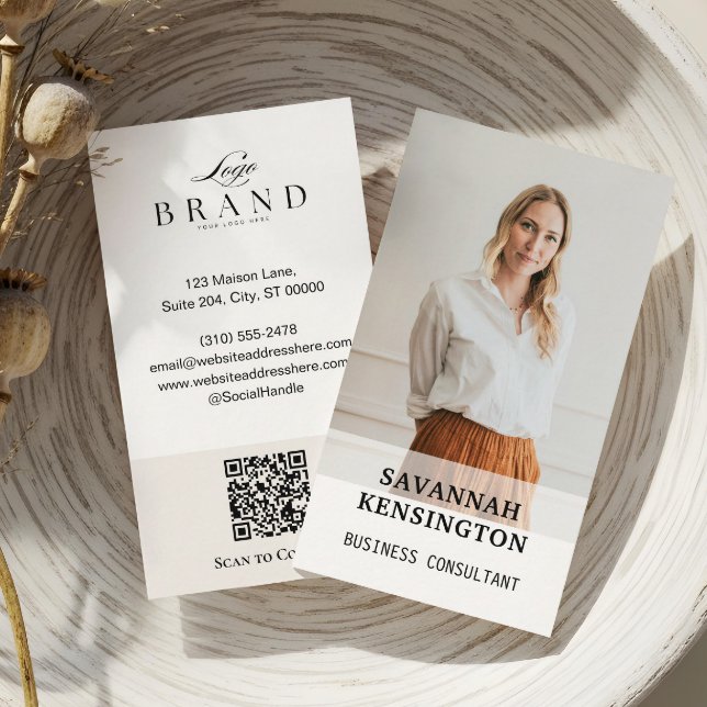 Minimal Modern Professional Photo Company Logo QR Visitenkarte (Minimal Modern Professional Photo Company Logo QR Business Card)