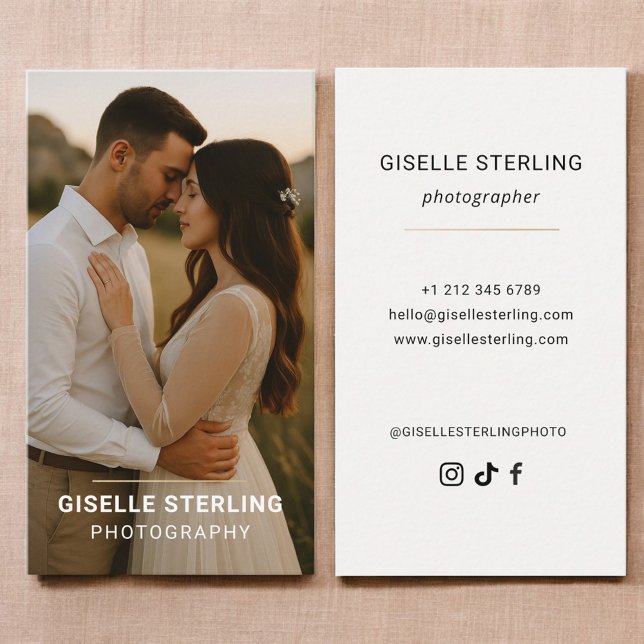 Minimal Modern Typography Photography Visitenkarte (Von Creator hochgeladen)