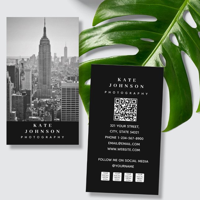 Minimal moderne Fotograf QR Code Social Media Visitenkarte (Minimal Modern Photographer QR Code Social Media Business Card)