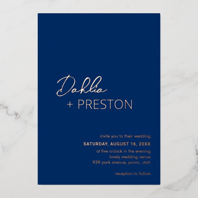 Minimal Navy Blue Moderne Hochzeit Folieneinladung (Vorderseite)