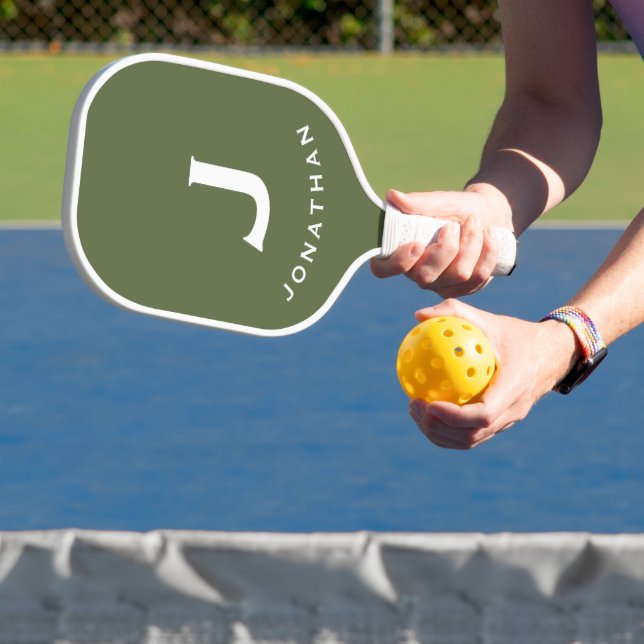 Minimal Olive Green Classic Monogramm Pickleball Schläger (InSitu)