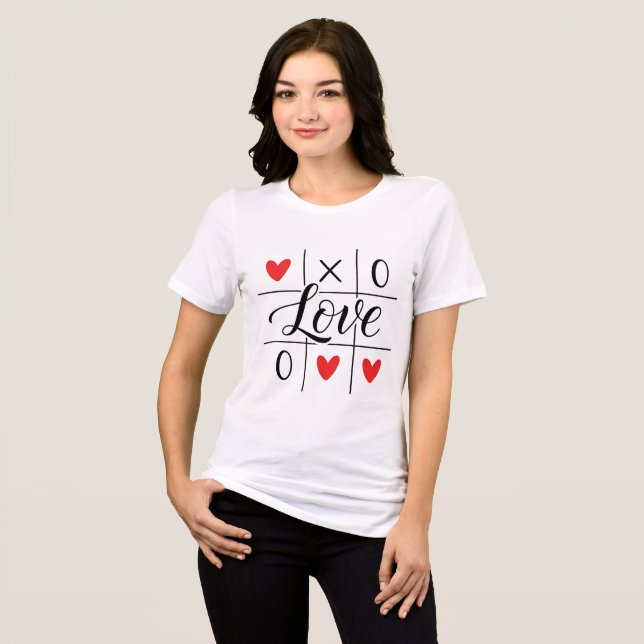 Minimal Red Hearts Graphic Tri-Blend Shirt (Vorderseite voll)