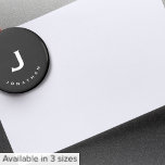 Minimal Schwarz Classic Monogram Round Magnet<br><div class="desc">Der personalisierte Magnet zeichnet sich durch einen schwarzen Hintergrund mit Ihren Initialen und Namen in weißer Typografie aus und sorgt für ein klassisches berufliches Aussehen.</div>