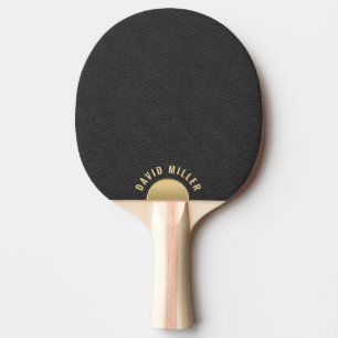 Minimal Schwarz Leder Textur Gold Akzent Monogram Tischtennis Schläger