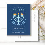 Minimal Simple Blue Menorah Candles Happy Hanukkah Feiertagspostkarte<br><div class="desc">Wenn Sie weitere Anpassungen benötigen,  schreiben Sie mir bitte an yellowfebstudio@gmail.com.</div>