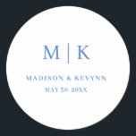 Minimal und Chic | Hochzeit Runder Aufkleber<br><div class="desc">Minimal und Chic | Bue Wedding Classic Round StickerDiese eleganten,  modernen Servietten aus Hochzeit oder Brautparty zeichnen sich durch ein schlichtes Schwarz-Weiß-Design aus,  das minimalistischen Stil ausstrahlt. Fügen Sie Ihre Initialen oder Monogramme hinzu,  um sie komplett zu Ihrem eigenen zu machen.</div>