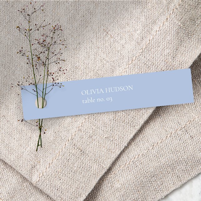 Minimal Wedding Dusty Blue & White Place Name Mitteilungskarte (Von Creator hochgeladen)