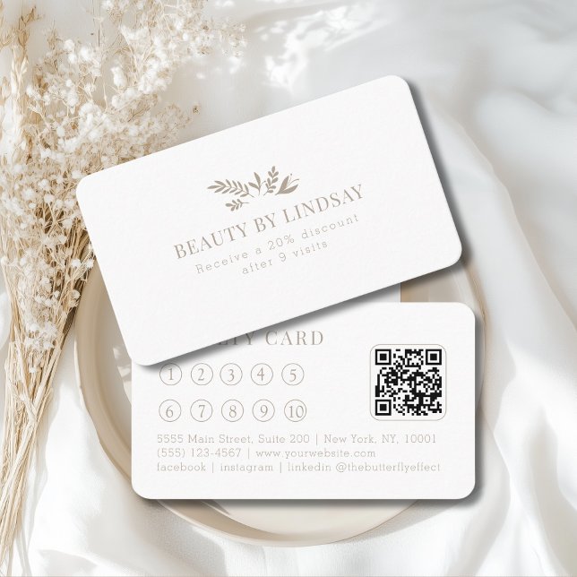 Minimal White Botanical Salon QR-Code Loyalty Visitenkarte (Minimal White Botanical Salon QR-Code Loyalty Business Card)