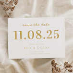 Minimal White Gold Chic Hochzeitstag außerhalb des Save The Date<br><div class="desc">Personalisieren Sie diese minimale schicke Design Hochzeit speichern Sie das Datum mit allen Ihren Details.</div>