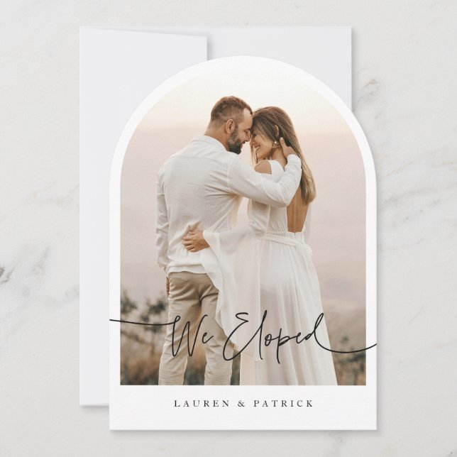 Minimale Arch Elopement-Hochzeitkarte Einladung (Vorderseite)