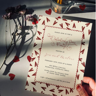 Minimale Burgund- und Creme-Herzen zum Valentinsta Einladung