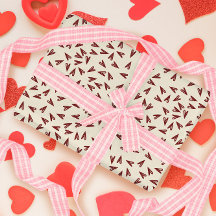 Minimale Burgund- und Creme-Herzen zum Valentinsta