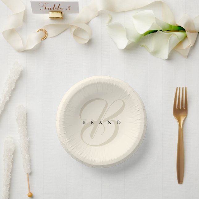Minimale Creme Beige Elegant Monogram Company Pappteller (Hochzeit)