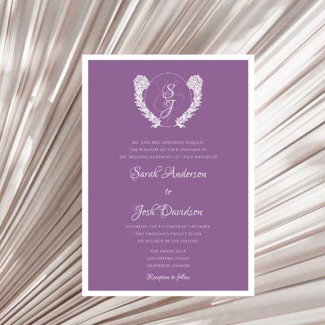 Minimale Elegant Floral Monogramm Lila Hochzeit Einladung (Von Creator hochgeladen)