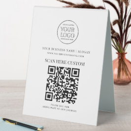 Minimale Geschäftslogo-Scan-QR-Code-Tischkarte Tischaufsteller