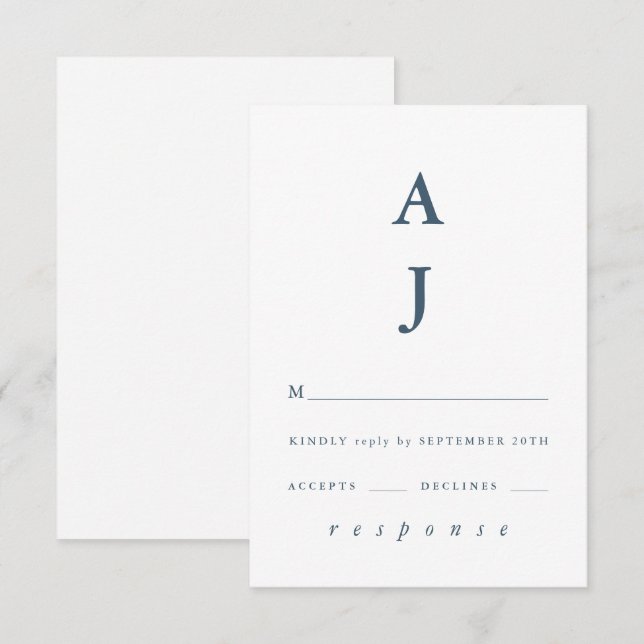 Minimale Monogram Dusty Blue Wedding RSVP Karte (Vorne/Hinten)