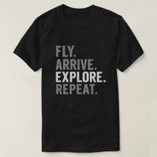 Minimale Reisemotto-Typografie T-Shirt