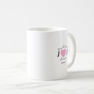 Minimale und schicke Anfangsbuchstaben des Paares  Kaffeetasse