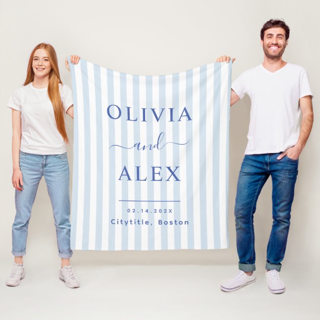Minimale und schicke blaue französische personalis fleecedecke (Beispiel)