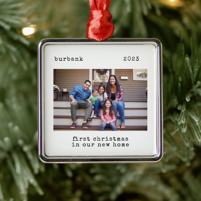 Minimale Weihnachten in unserem neuen Zuhause-Foto Ornament Aus Metall (Baum)