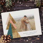 Minimale Weihnachtsbaumkarte Karte<br><div class="desc">Ein moderner Einstieg in einen klassischen Weihnachtsbaum. Minimal und modern mit den geometrischen Mustern, die sich durchgängig wiederholen. Es ist gedämpft und doch farbenfroh, es ist definitiv eine lustige Interpretation eines Urlaubbaumes.</div>