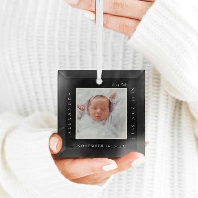 Minimaler Babyname Geburtsstats Foto Black Keepake Ornament Aus Glas (Von Creator hochgeladen)