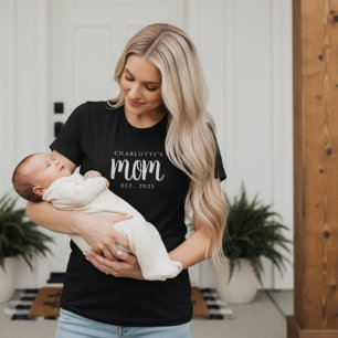 Minimaler benutzerdefinierter Kindername Neue Mama T-Shirt