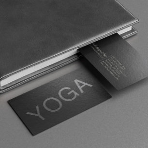 Minimaler Black Silver Embossed Text Yoga Instruct Visitenkarte