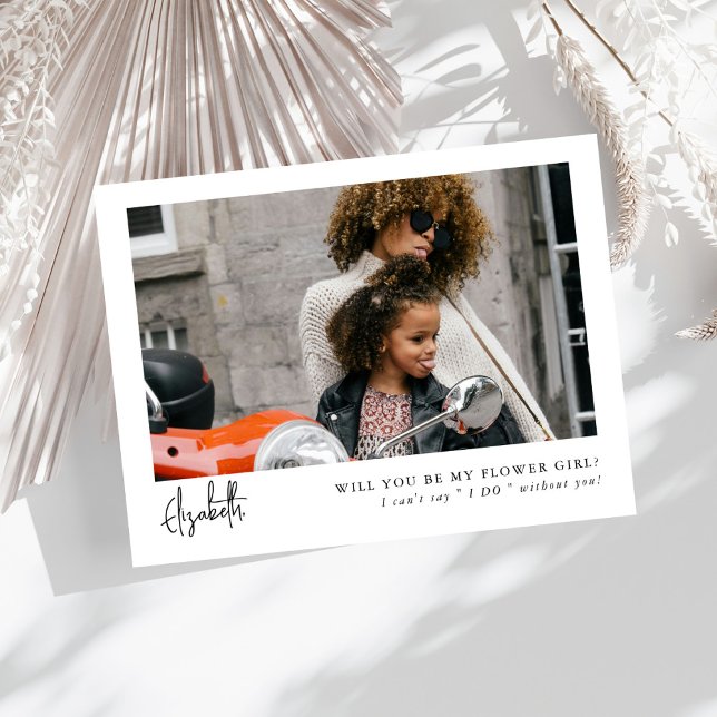 Minimaler Chic Script Foto Flower Girl Vorschlag (Von Creator hochgeladen)