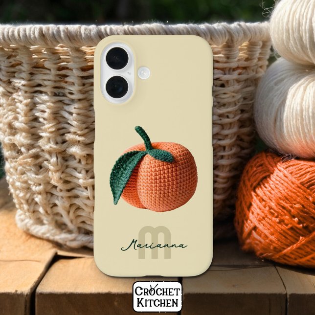 Minimaler Monogrammname Moderner Crochet Peach iPhone 16 Hülle (Von Creator hochgeladen)