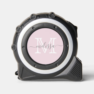 Minimaler Name und Monogramm in Rosa elegant Maßband