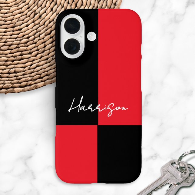 Minimaler Personalisierter Rot- und Schwarz-Farbbl iPhone 16 Hülle (A red and black color block phone case, personalized with a name in elegant script typography)