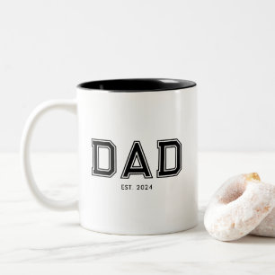 Minimaler schwarzer fetter Text Dad gegründet Zweifarbige Tasse