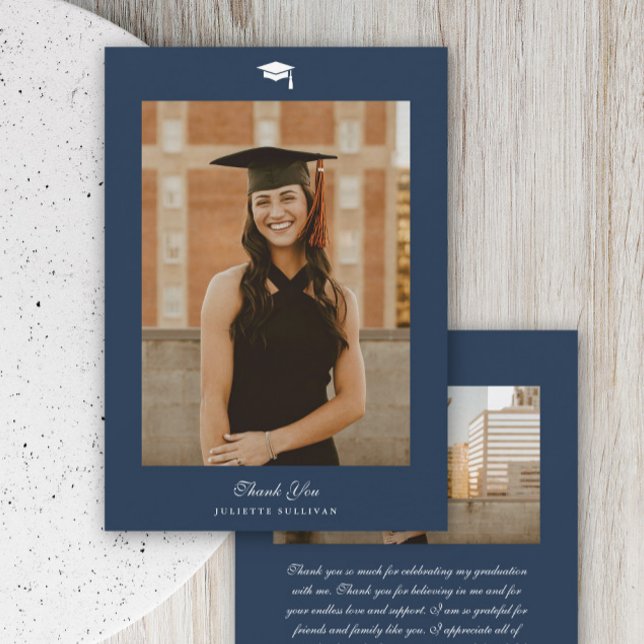 Minimaler Typ Foto Abschluss Dankeskarte (Simple script 2 photo graduation thank you card.)
