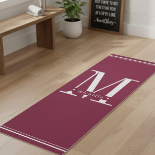 Minimales dunkles Burgundy und weißes Monogramm Yogamatte