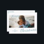 Minimales Foto Moderne Weihnachten<br><div class="desc">Moderne Weihnachtspostkarte mit einem schlichten und minimalen Design mit "Frohe Weihnachten" in einer lustigen aqua-blauen Schrift Typografie, die Ihr Lieblings-Landschaft-Foto leicht überlappen.</div>