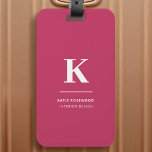 Minimales Hot Pink Modernes Typografisches Monogra Gepäckanhänger<br><div class="desc">Ein minimalistisches vertikales Design in elegantem Stil mit einer warmen Rosa Farbe und großen typografischen Initialmonogramm. Der Text kann einfach für ein einzigartiges Design angepasst werden!</div>