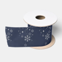 Minimales Weihnachtsdesign mit Schneeflocken