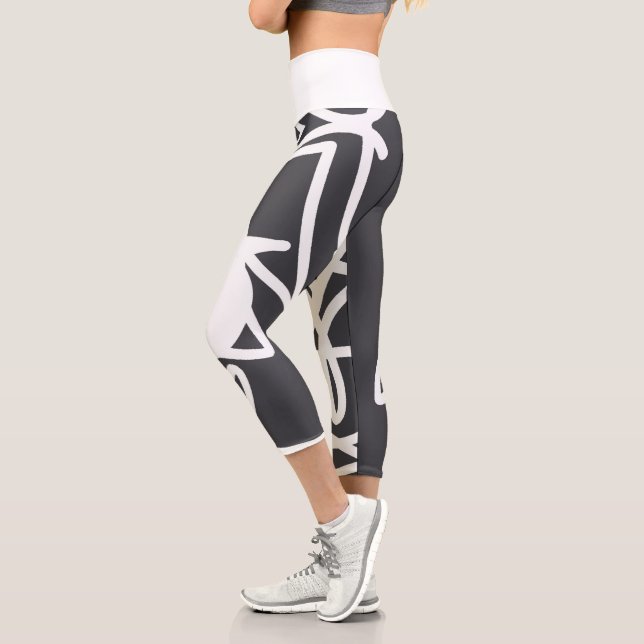 Minimalismus Abstrakte Kunst Grau und Weiß Capri Leggings (Links)