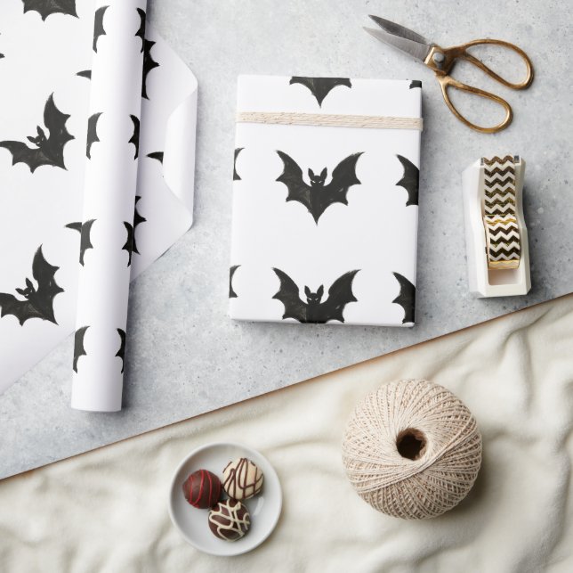 Minimalist Bat – Ink Brush Halloween Creature on  Geschenkpapier (Kunsthandwerk)
