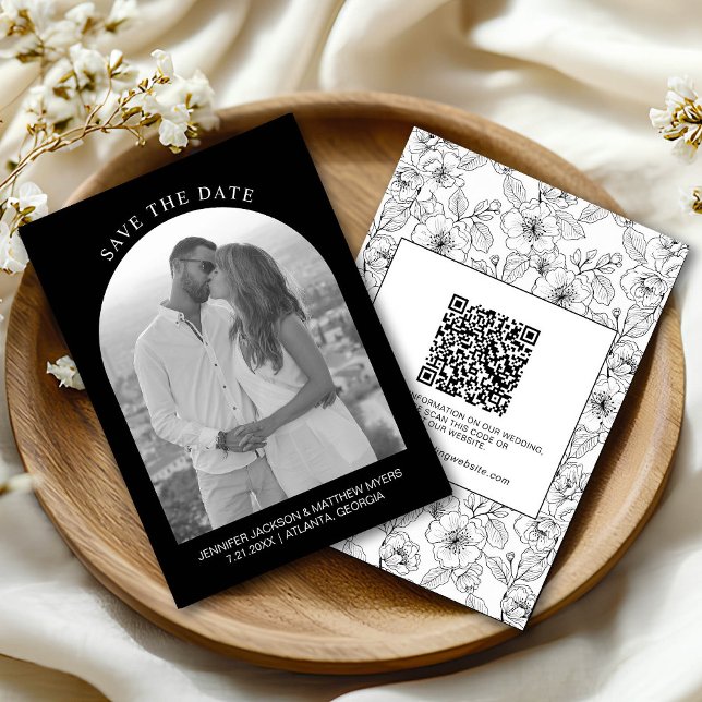 Minimalist Black and White Floral Photo Arch  (Von Creator hochgeladen)